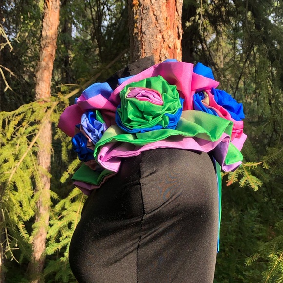 Colorful Ombré Double Layer Ruffle Circus Clown Ruff Tie Closure Large Flowers - Picture 5 of 11